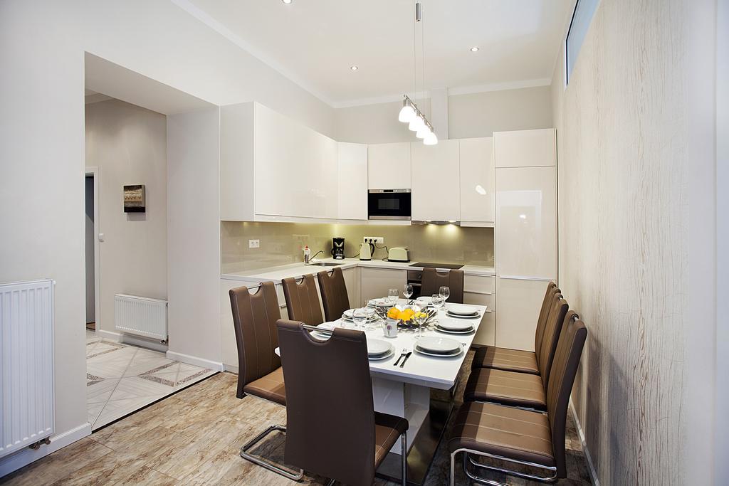 شقة Celebration Flat By Ruterra براغ الغرفة الصورة